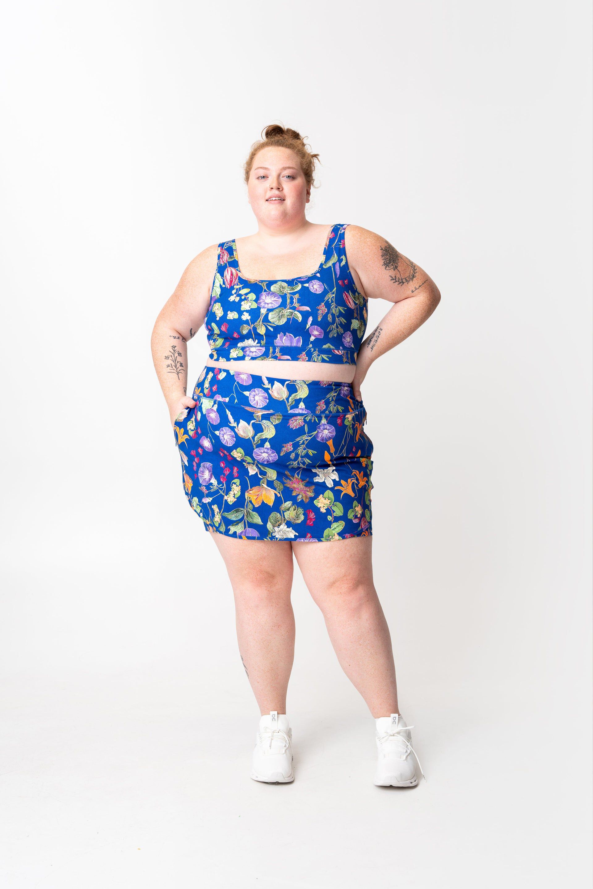 adventure performance skort, floral / Navy, alternate image number 1