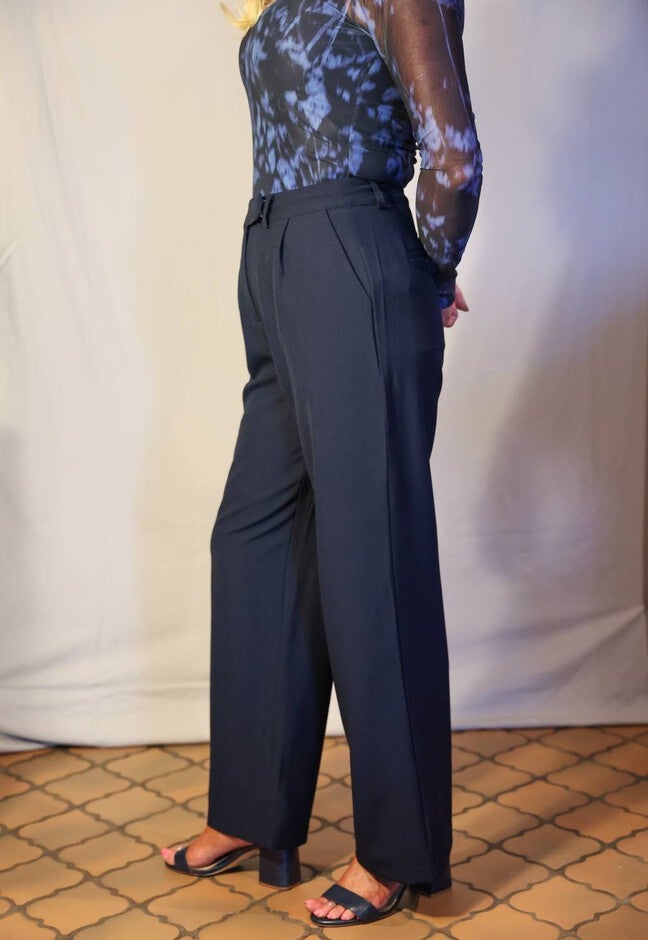 Crepe Trouser in Navy, , alternate image number null
