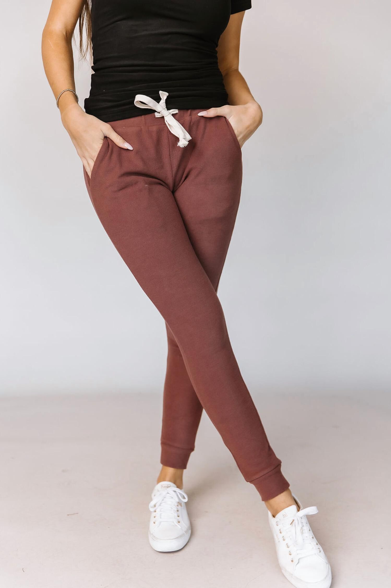 Performance Fleece Jogger In Mahogany, , alternate image number 3