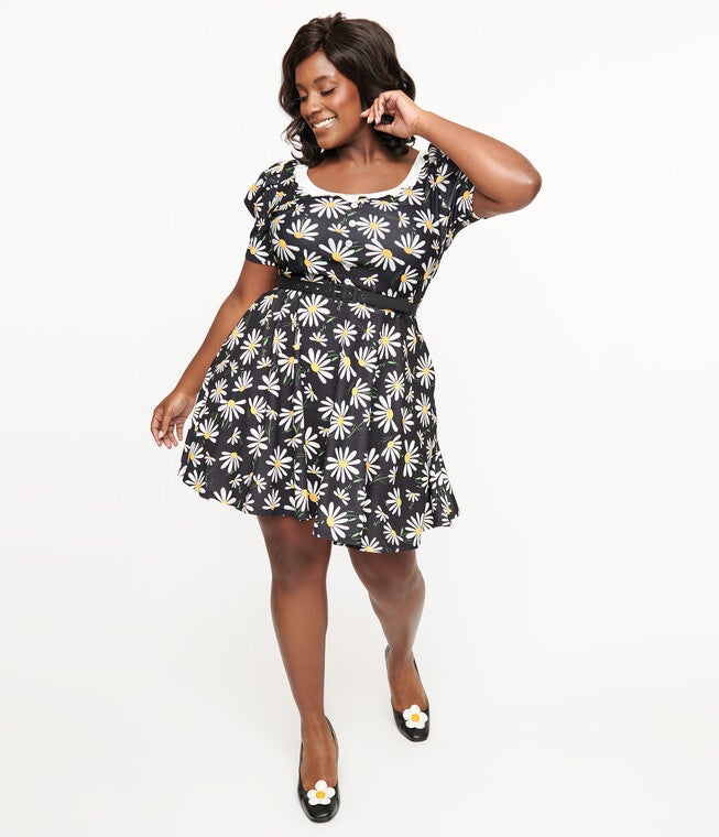 Smak Parlour Black & White Daisy Group Chat Flare Dress, Black White Daisy / Black, hi-res image number 0