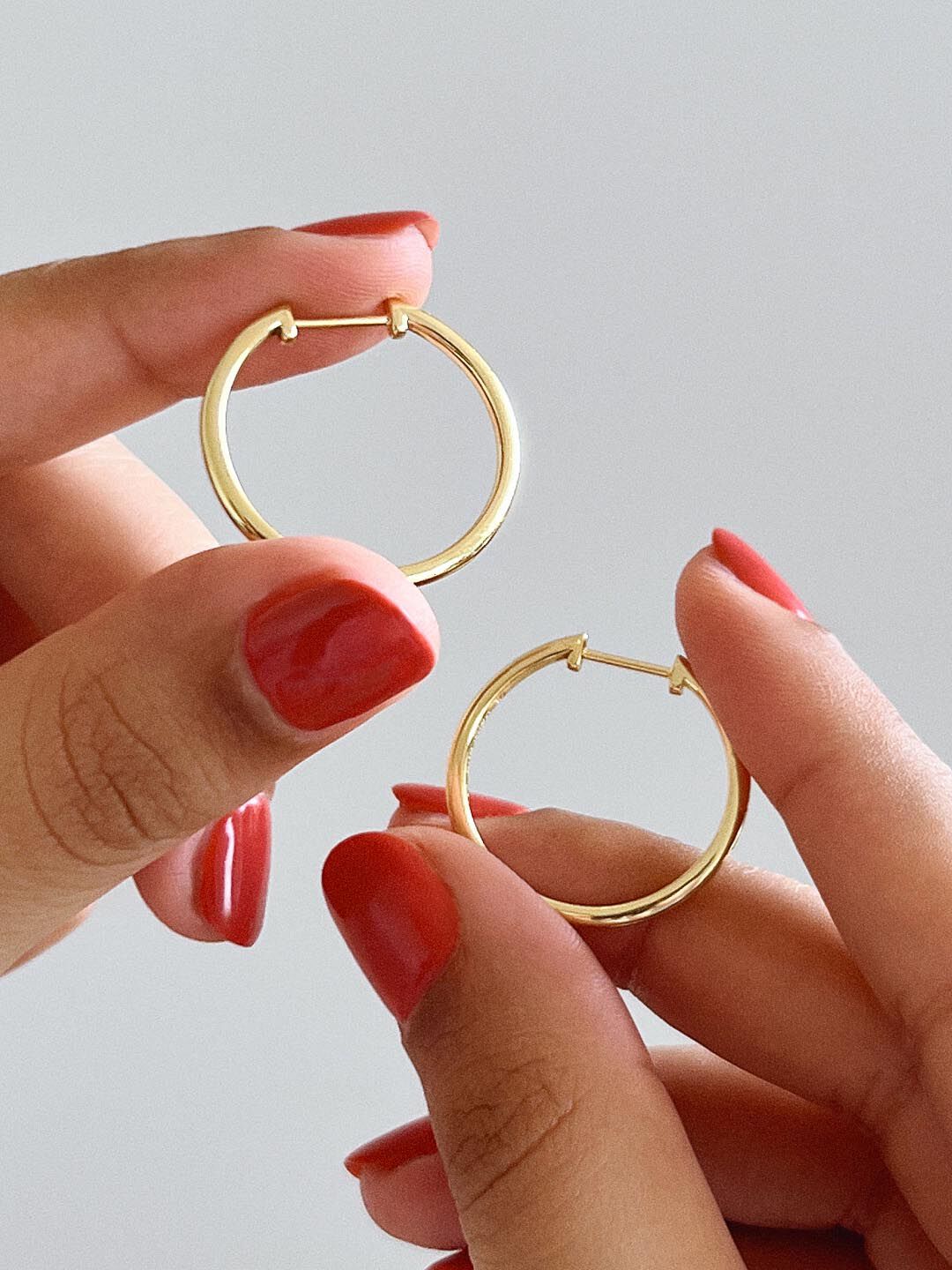 Lo Medium Medium Slim Endless Hoops, GOLD, alternate image number 2