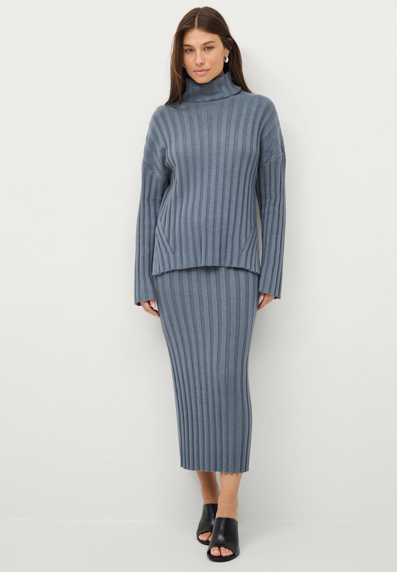 Wide Ribbed Turtleneck Pullover with Hi-Low Hem, VINTAGE BLUE, hi-res image number 0