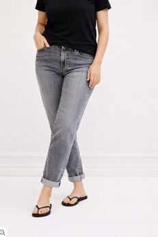 Mid-Rise Stretch 5-Pocket Relaxed Fit Boyfriend Jeans