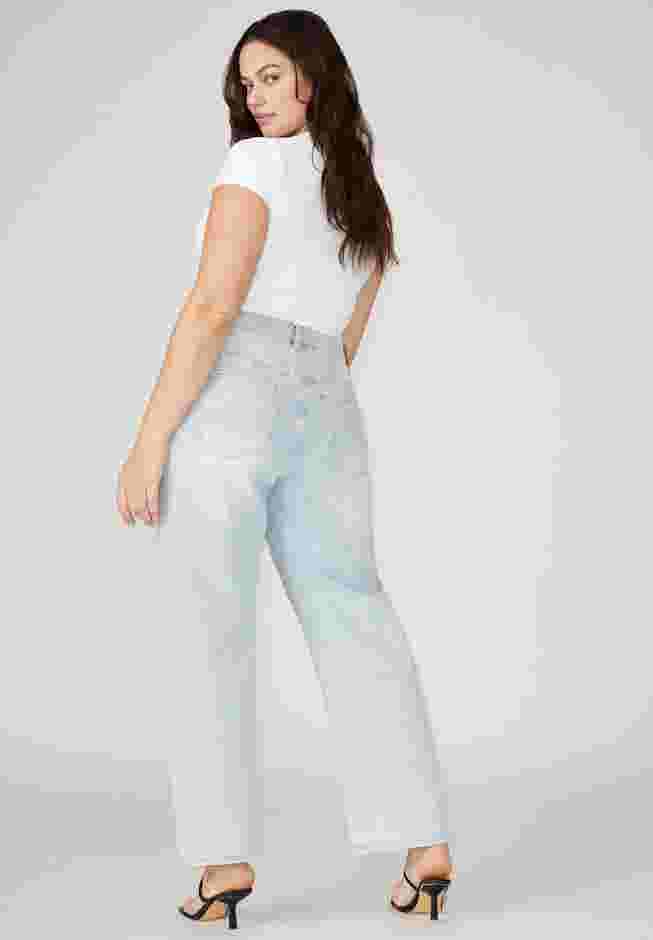 The Naomi Comfort Stretch Straight Leg Jean image number 2