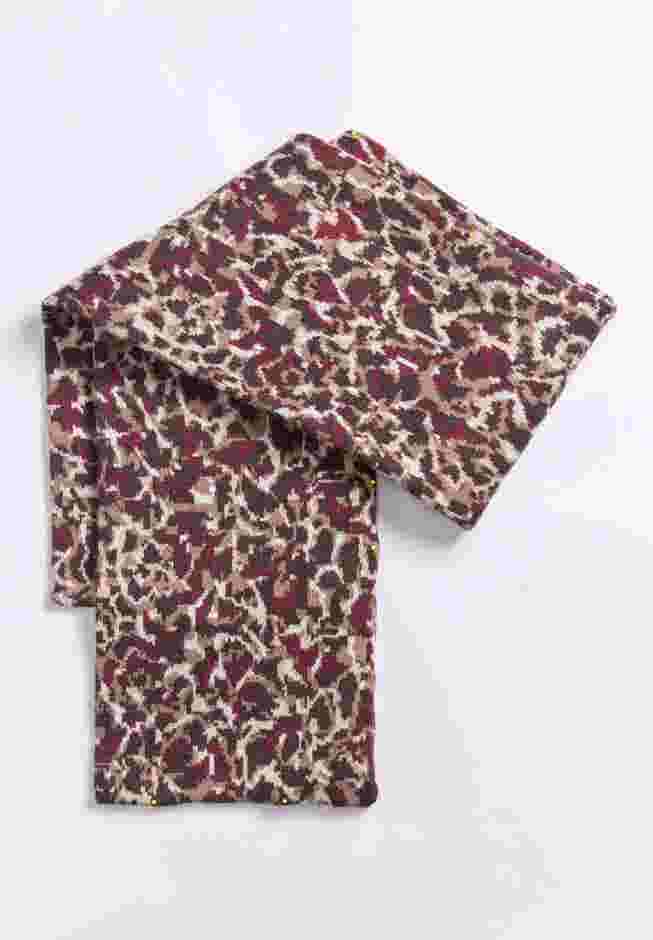 Forest Foliage Intarsia Scarf image number 1