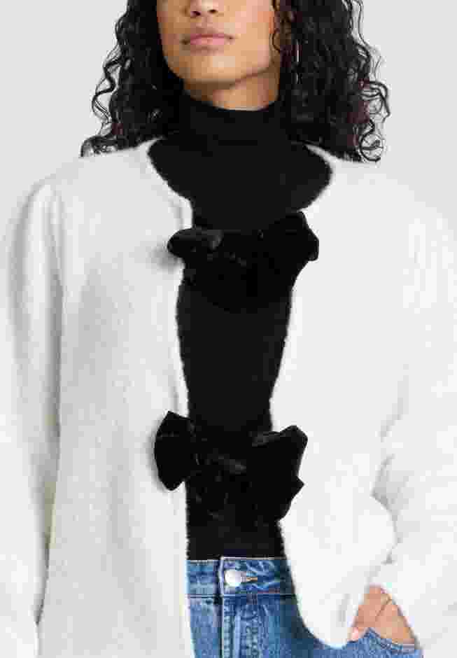 Bow Closure Cardigan image number 3