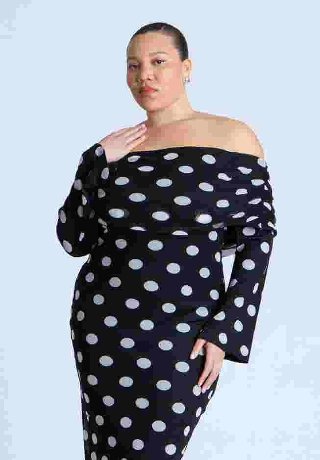 Off Shoulder Printed Dress image number 2