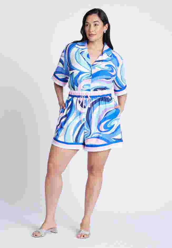 Printed Short With Border image number 0