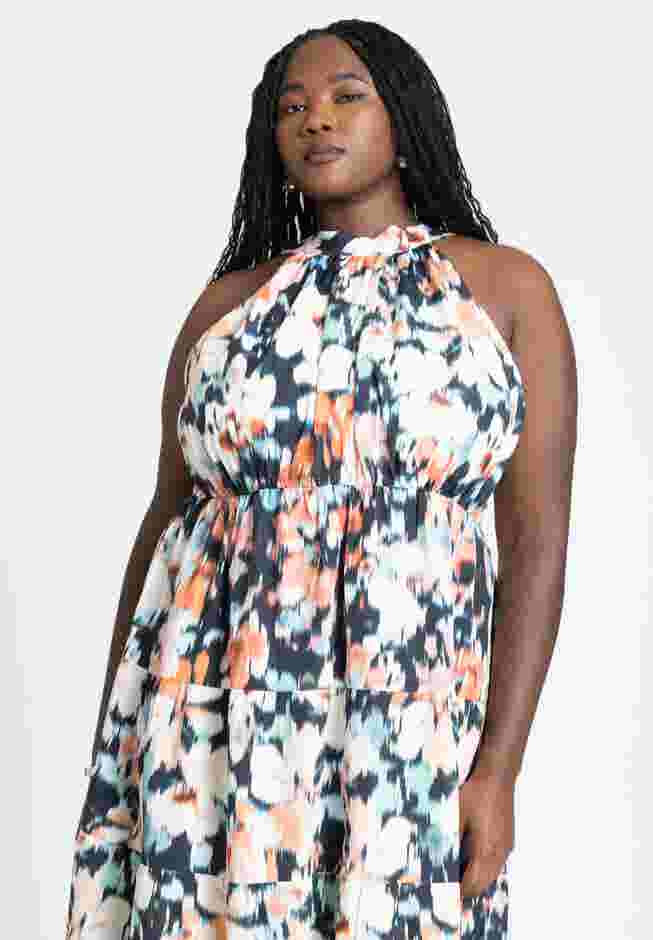 Tiered Floral Maxi Dress image number 2
