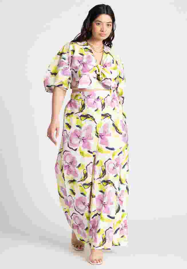 Puff Sleeve Tie Front Crop Top image number 2