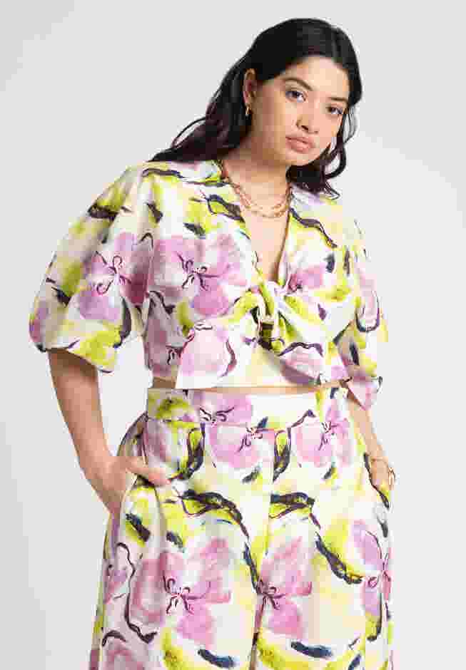 Puff Sleeve Tie Front Crop Top image number 0