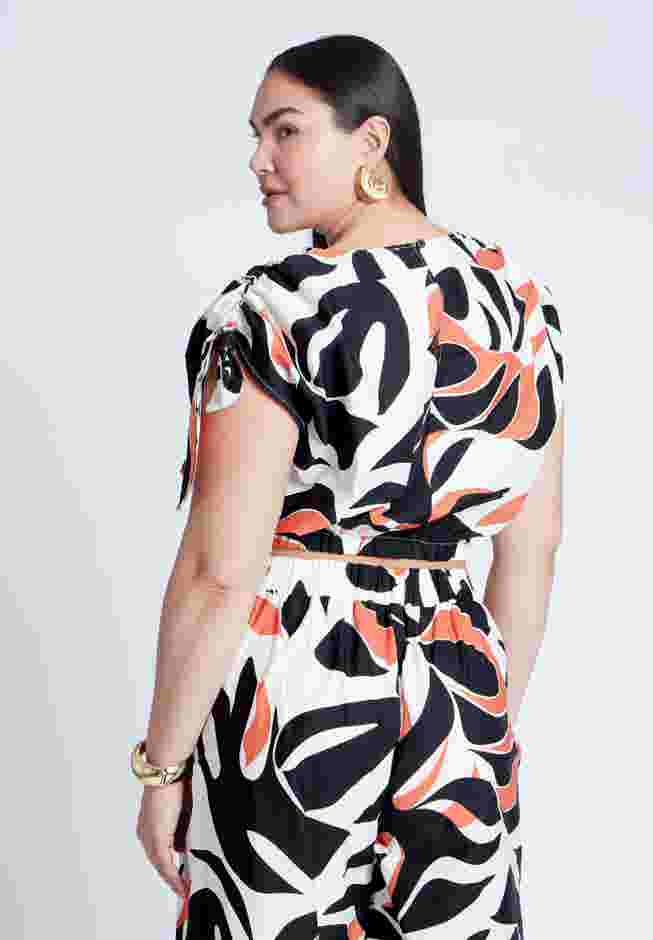 Shoulder Tie Crop Top image number 1
