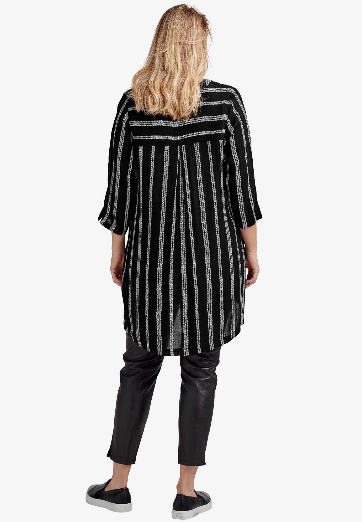 Crinkle Crepe Notch Neck Three-Quarter Sleeve High-Low Tunic image number 1