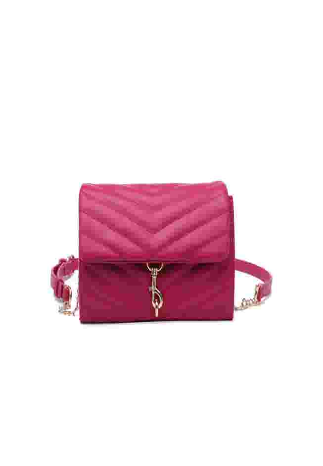 Chevron Quilted Bag With Clasp Detail image number 0
