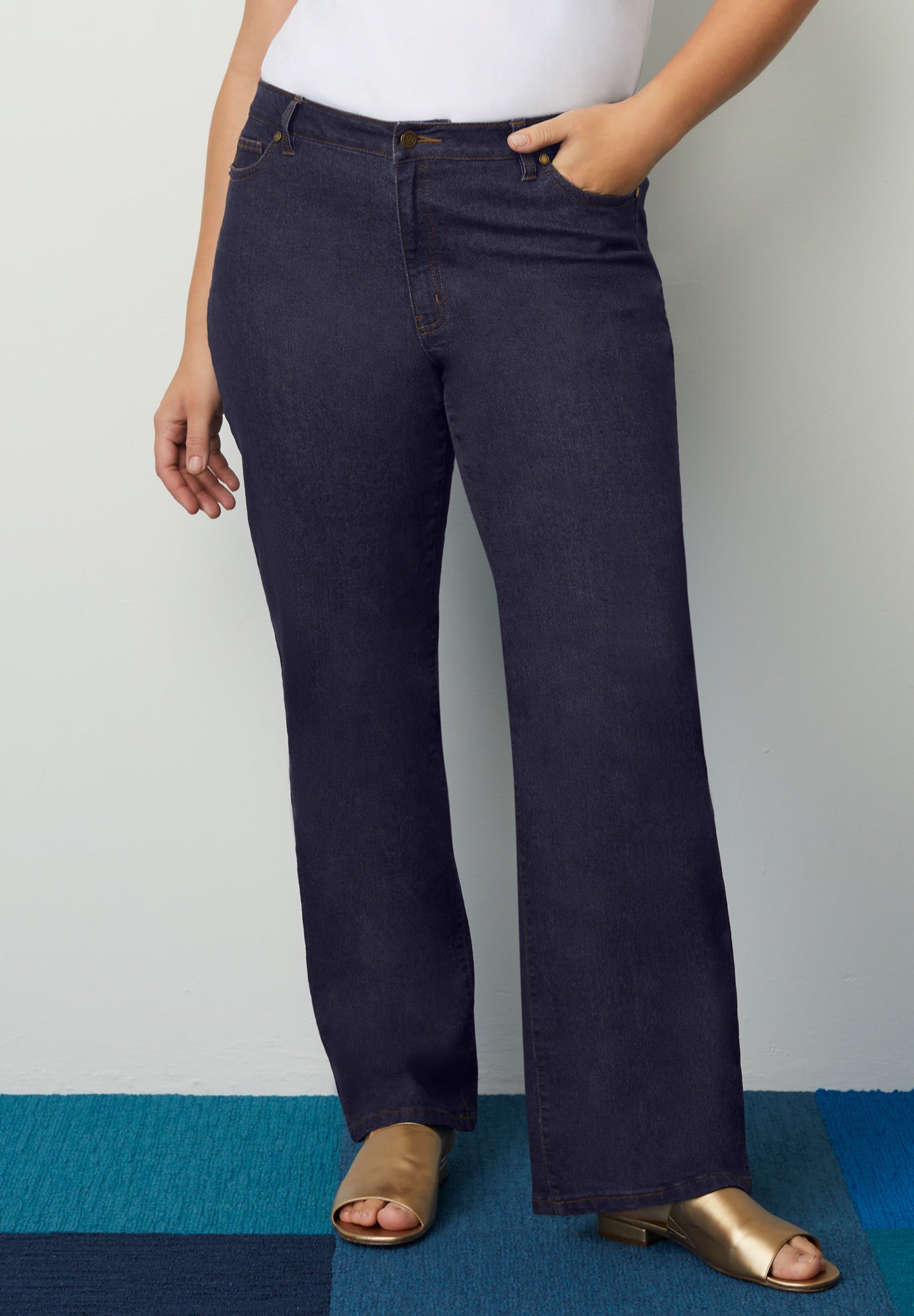 Curvie Fit Boyfriend Jeans image number 0