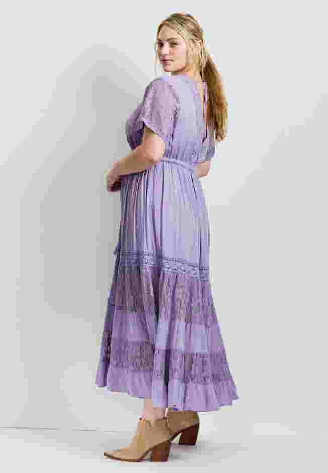 Raven Lace Maxi Dress image number 2