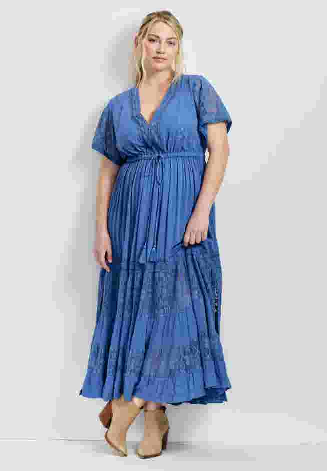 Raven Lace Maxi Dress image number 0