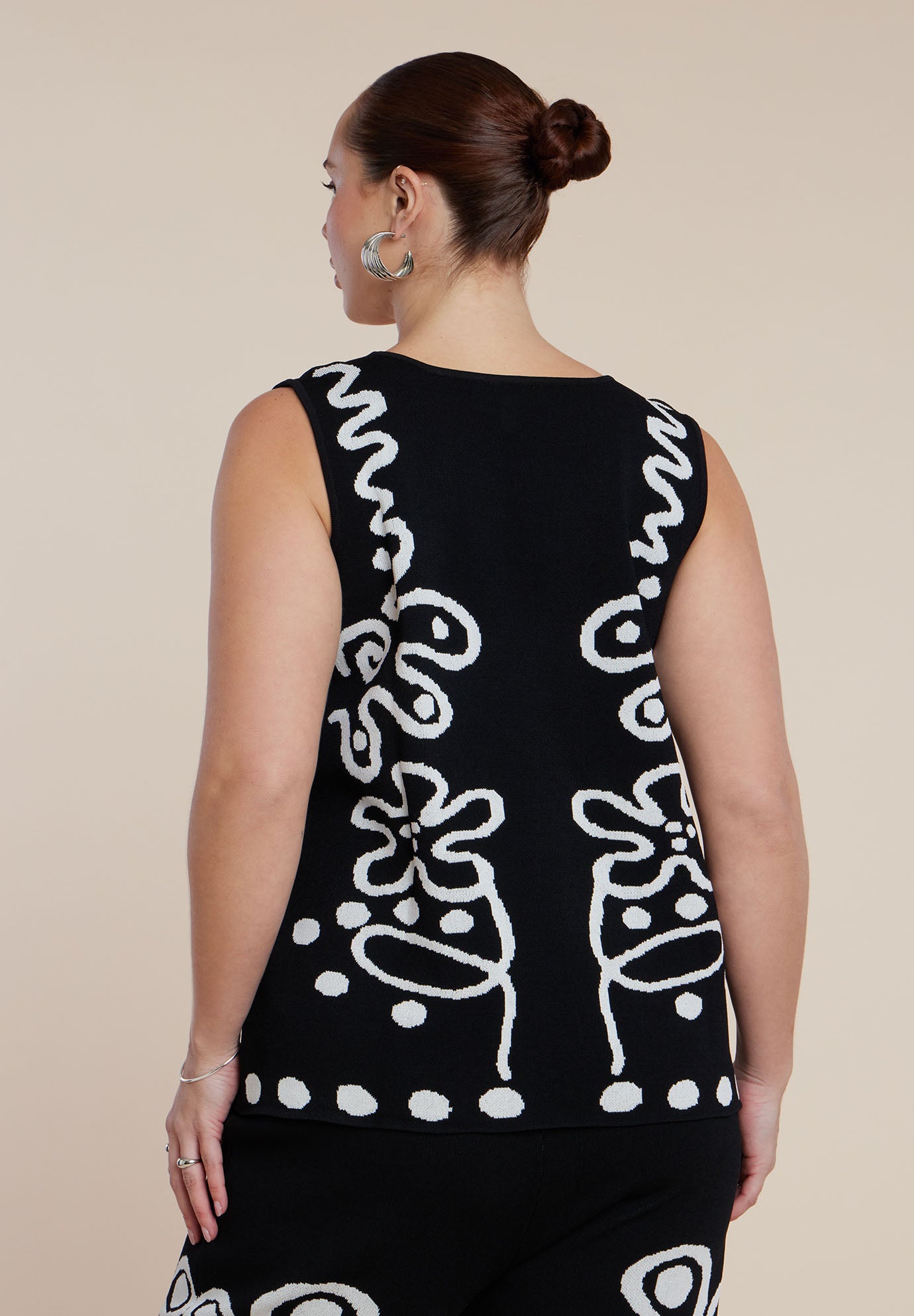 Intarsia Sweater Vest image number 4