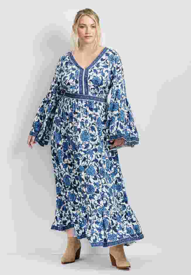 Arlo Bell Sleeve Maxi Dress image number 4