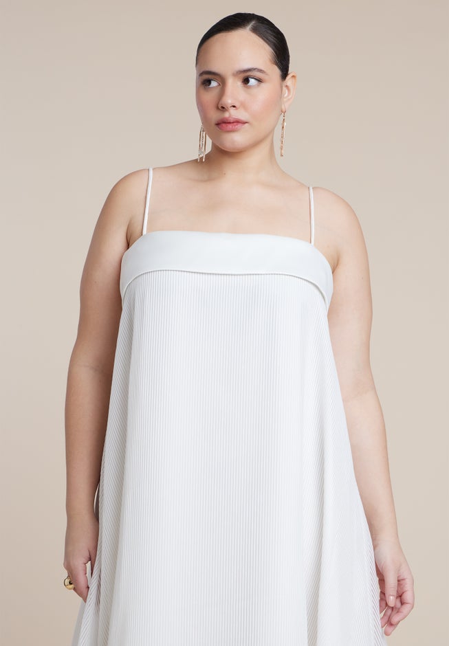 Dramatic Organza Trapeze Gown image number 2
