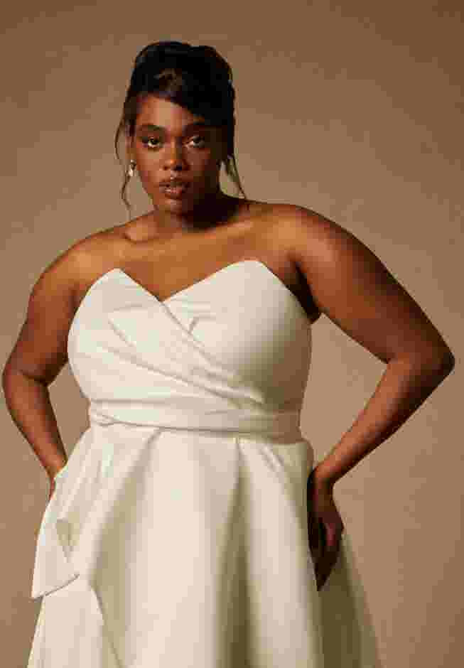 Bridal by ELOQUII Sculptural Gown With Removable Skirt image number 2