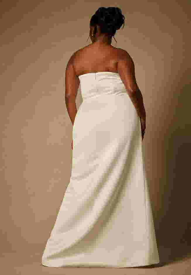 Bridal by ELOQUII Sculptural Gown With Removable Skirt image number 4
