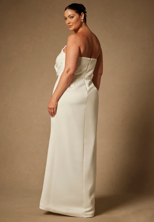 Bridal by ELOQUII Sculptural Gown With Removable Skirt image number 9