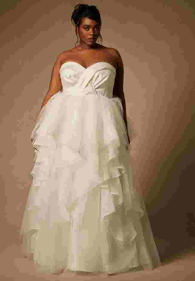Bridal by ELOQUII Strapless Princess Gown With Full Pleated Skirt image number 3