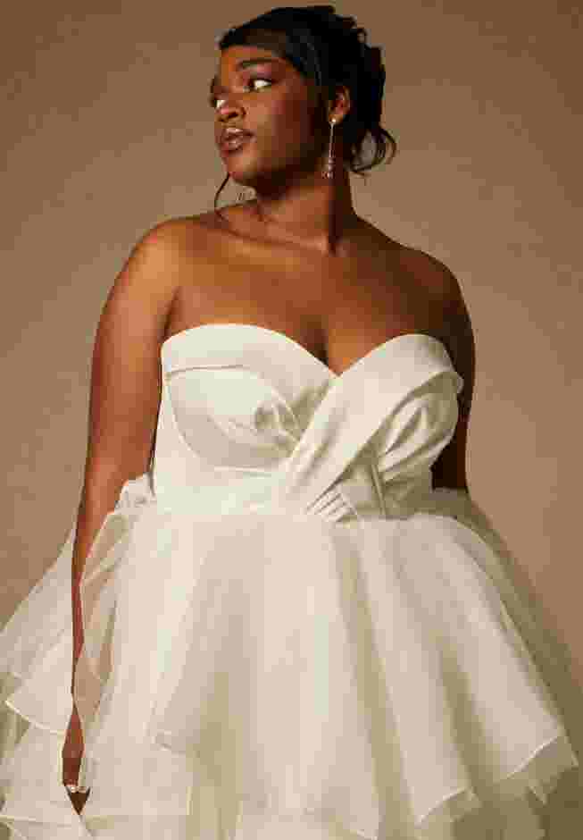 Bridal by ELOQUII Strapless Princess Gown With Full Pleated Skirt image number 5