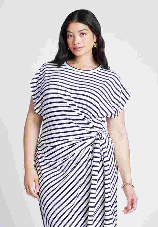 Easy Tee Dress image number 3