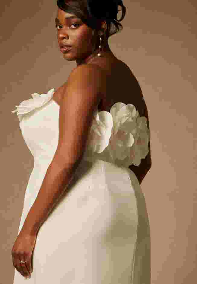 Bridal by ELOQUII Strapless Mini Dress With Rosette image number 2