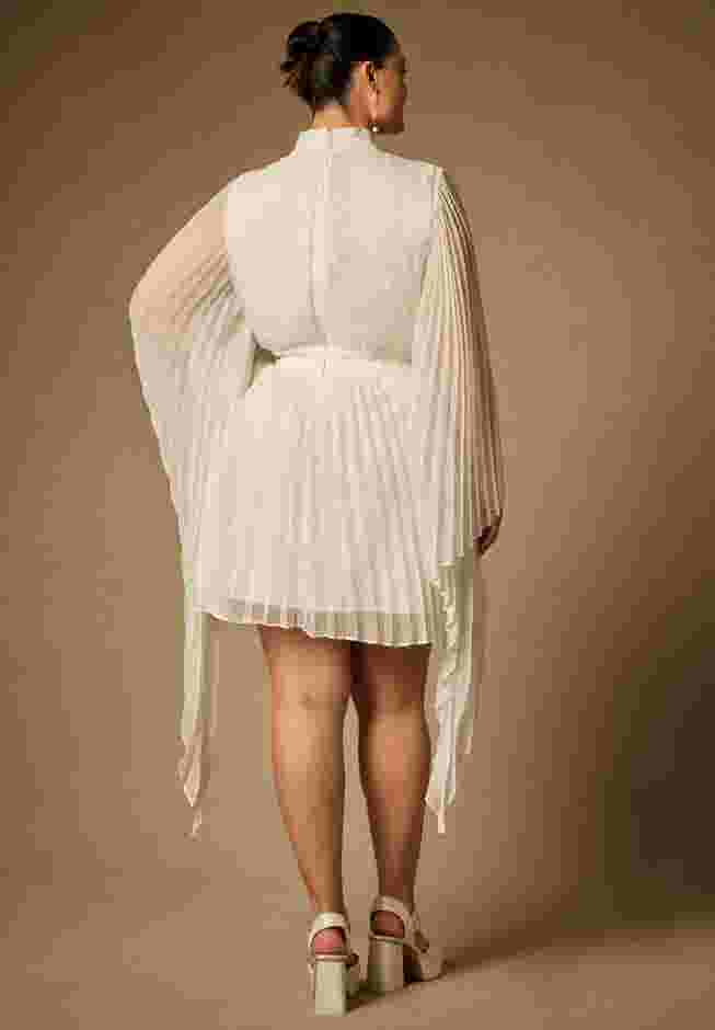 Bridal by ELOQUII Pleated Mini With Full Sleeve image number 4