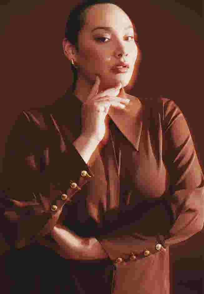 Pointed Collar Button Up Shirt image number 4