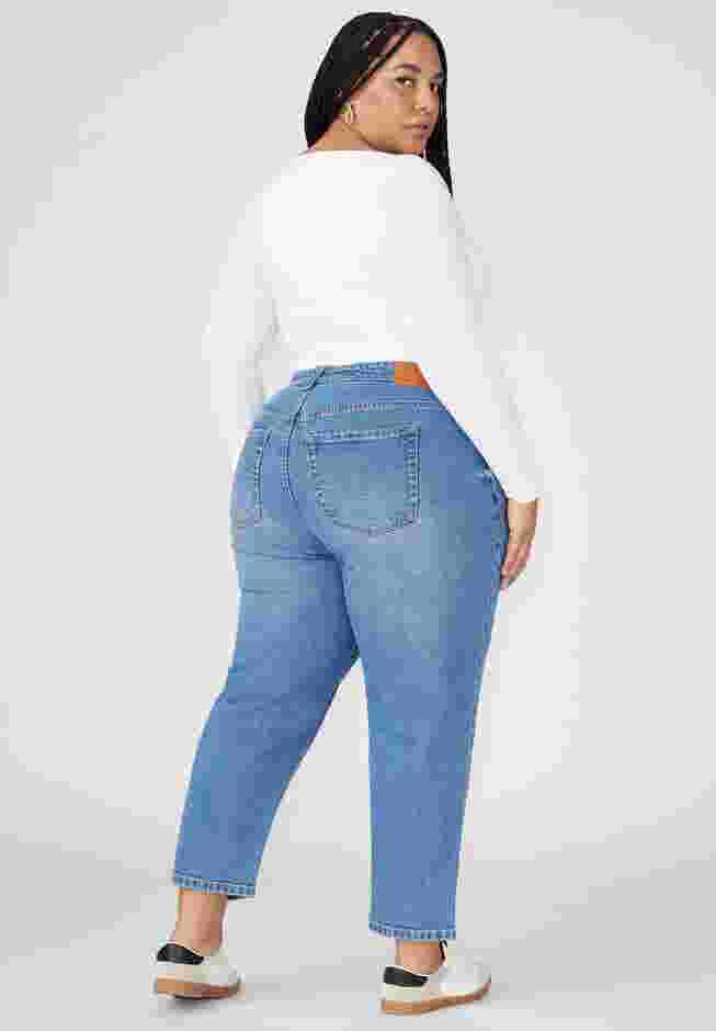 The Naomi Comfort Stretch Straight Leg Jean Crop image number 2