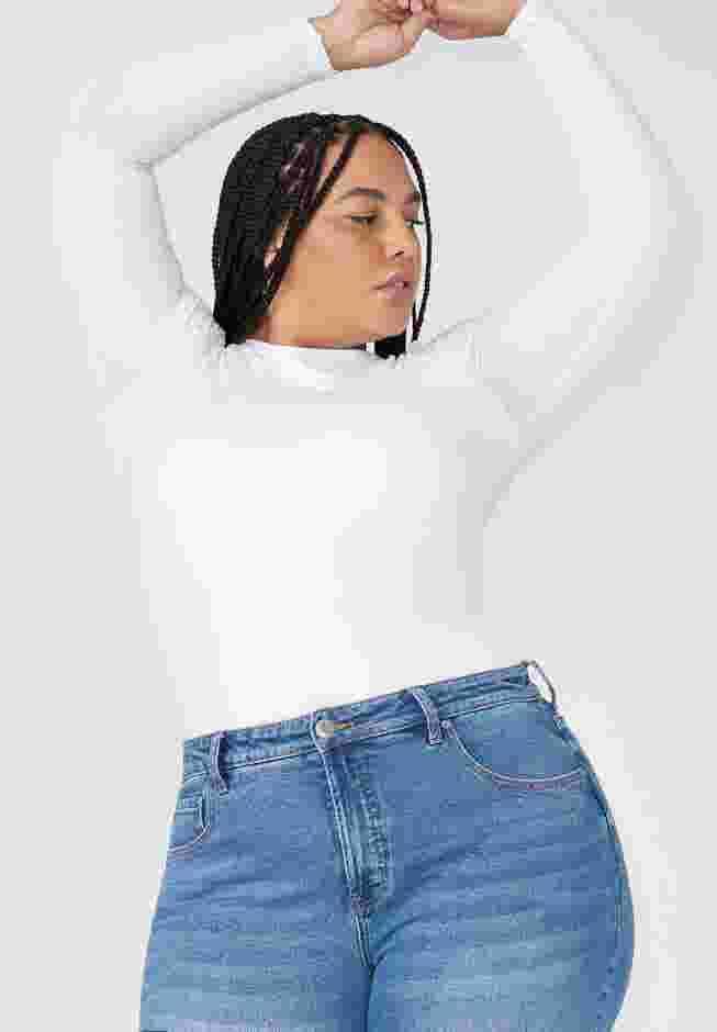 The Naomi Comfort Stretch Straight Leg Jean Crop image number 3