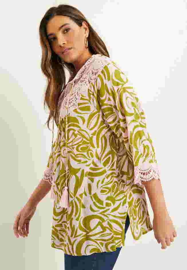 Lace-Trim Crinkle Blouse image number 2