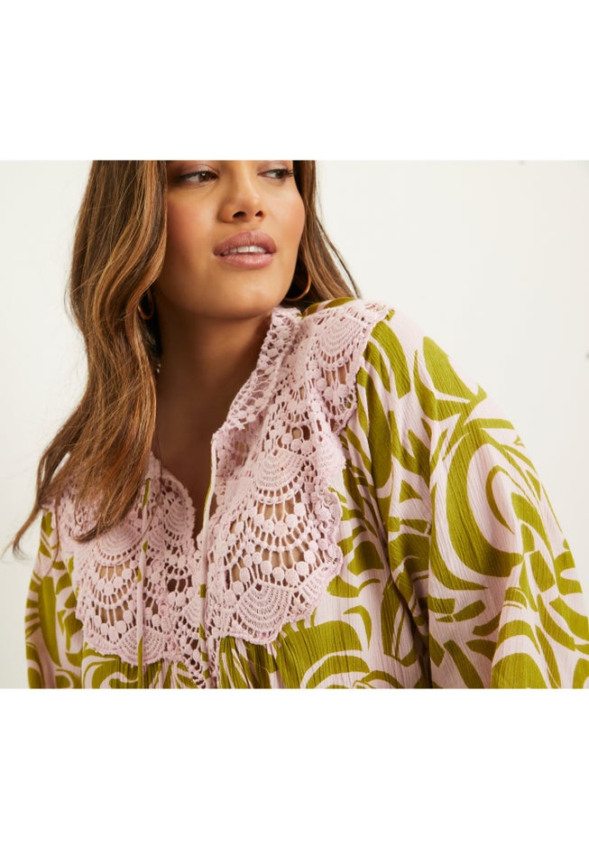 Lace-Trim Crinkle Blouse image number 3