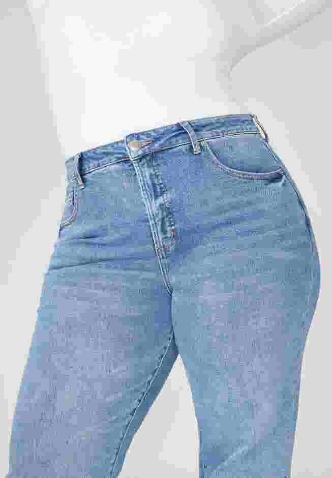 The Naomi Comfort Stretch Straight Leg Jean image number 3