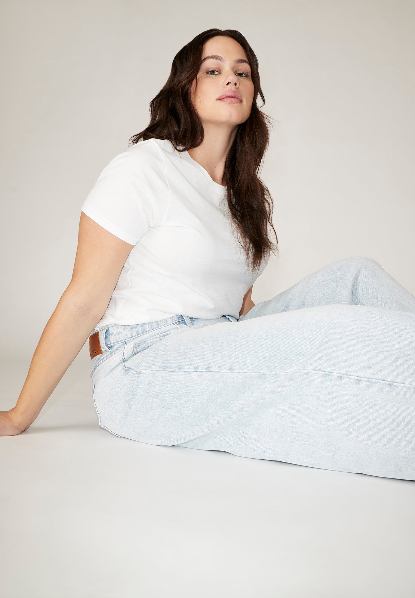 The Yvette Rigid Wide Leg Jean image number 3