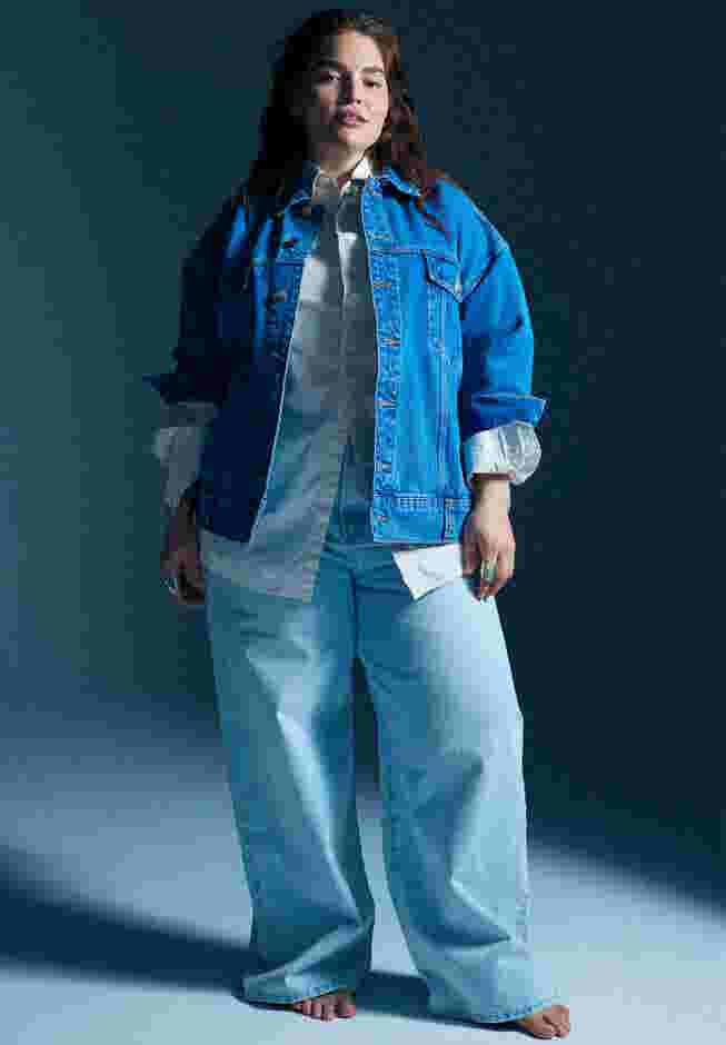 The Yvette Rigid Wide Leg Jean image number 4