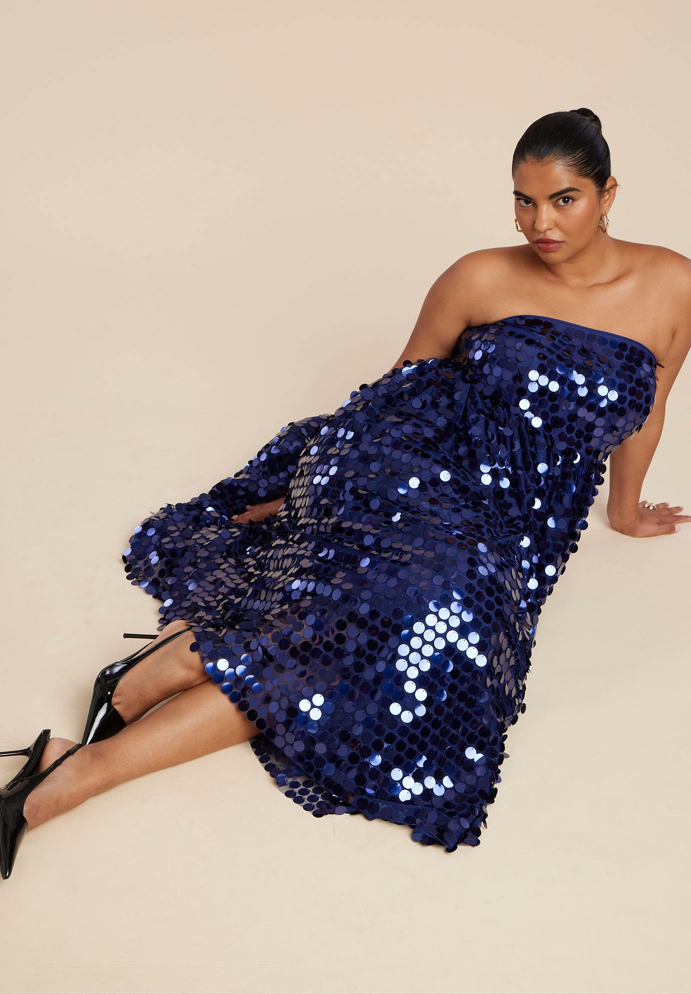 Paillette Dress With Big Skirt image number 1