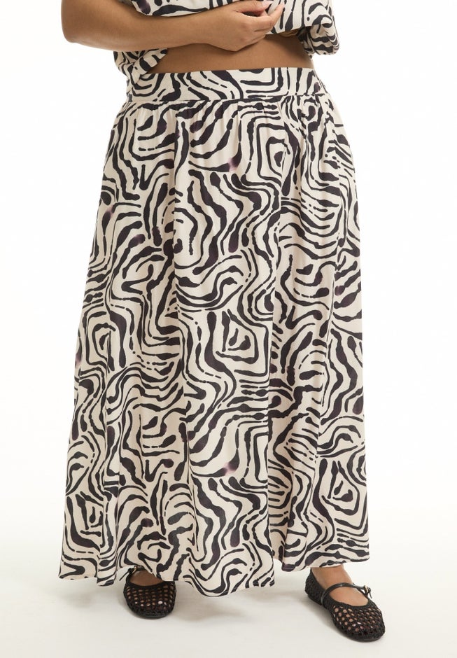 Pull-On Flowy Maxi Skirt image number 2