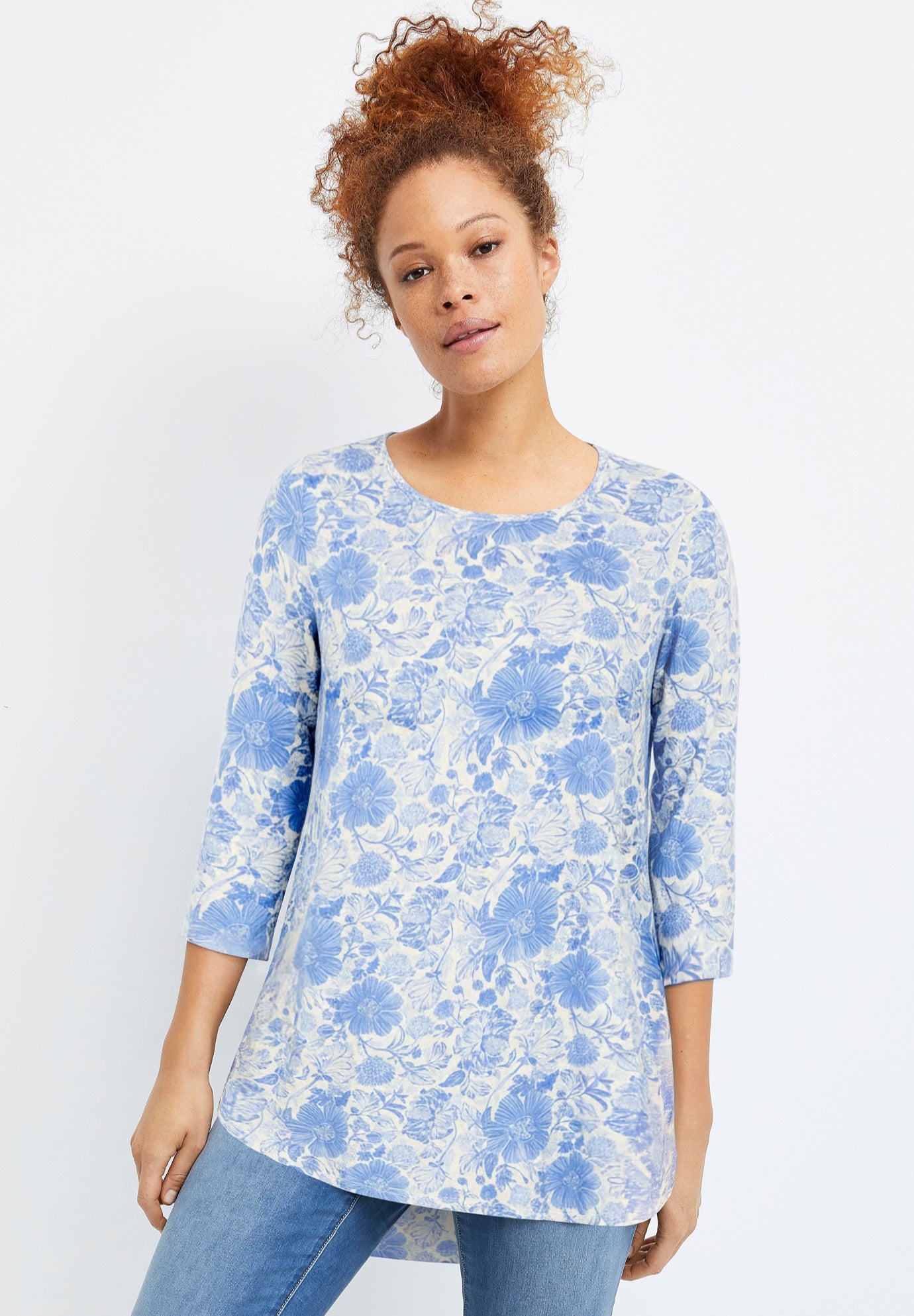 Stretch Knit Scoop Neck 3/4 Sleeve Curved Hem Tunic image number 0