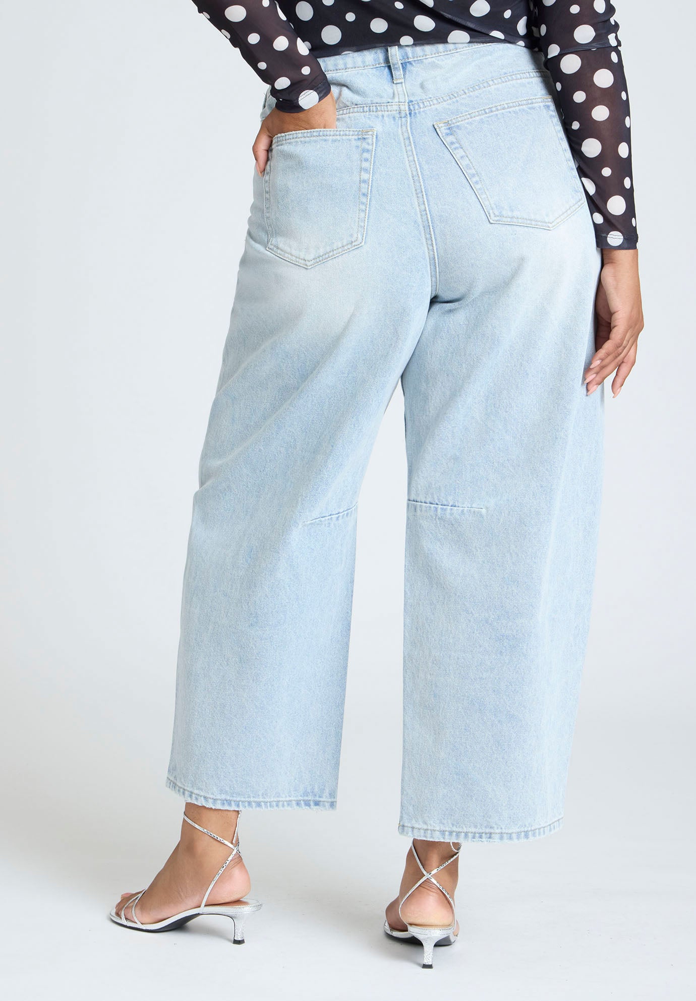 Dart Detail Barrel Leg Jean image number 2