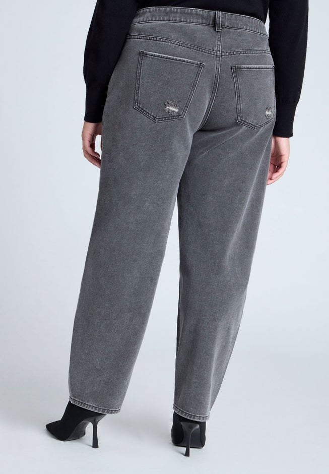 Relaxed Taper Leg Jean With Studs image number 2