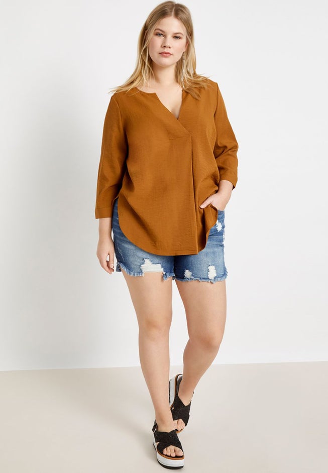 Distressed Denim Short image number null