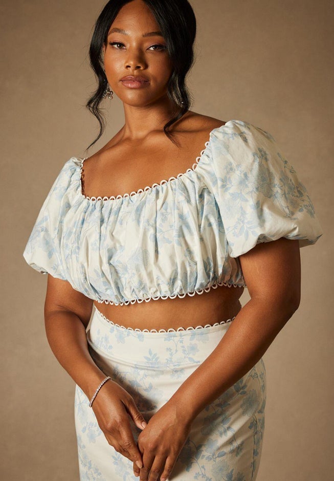 Bridal by ELOQUII Printed Puff Sleeve Top image number null