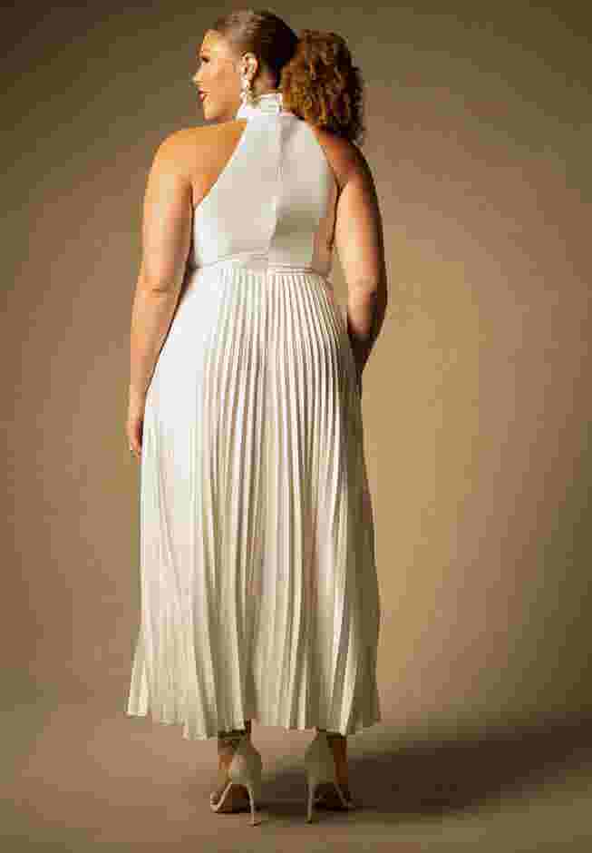 Bridal by ELOQUII Pleated Dress With Draped Bodice image number 2