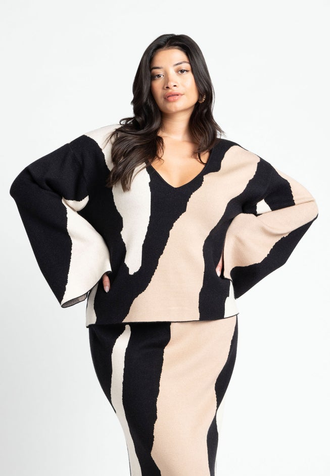 V Neck Intarsia Sweater image number null