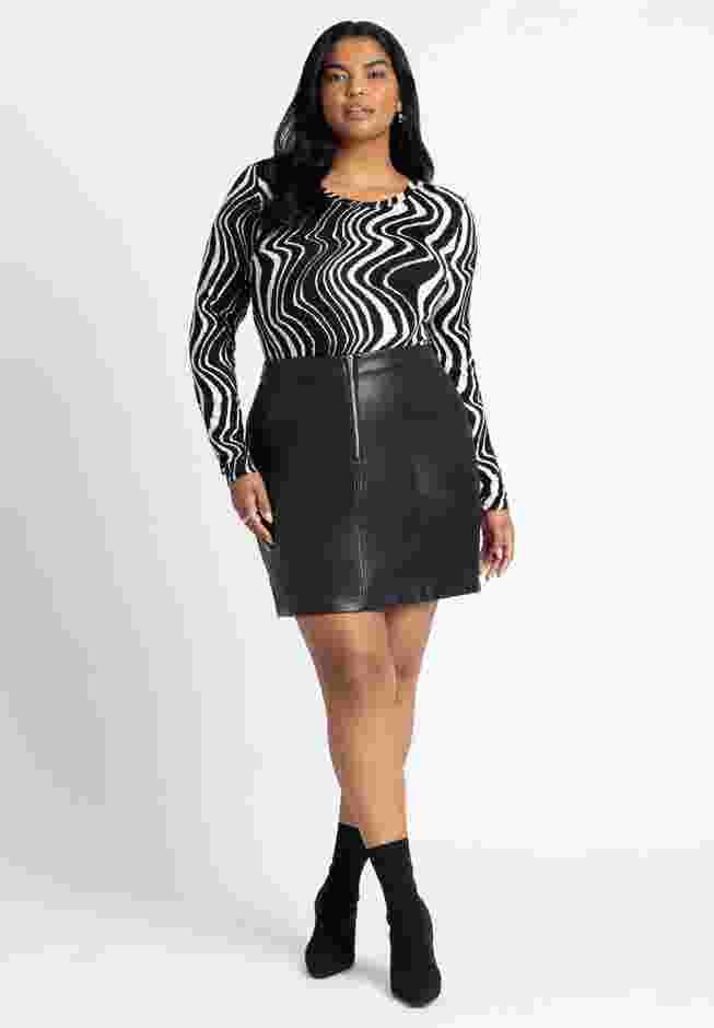 Faux Leather Mini Skirt With Zipper image number 1
